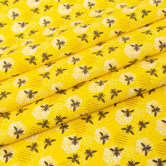 SINGER Honey Bee Gnomes Cotton Fabric Bundle
